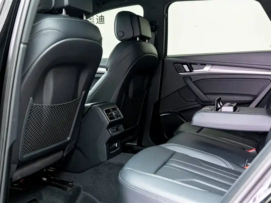 Audi Audi Q5L 2025 Model Year Facelift 45th Anniversary Edition 40 TFSI Luxury Dynamic