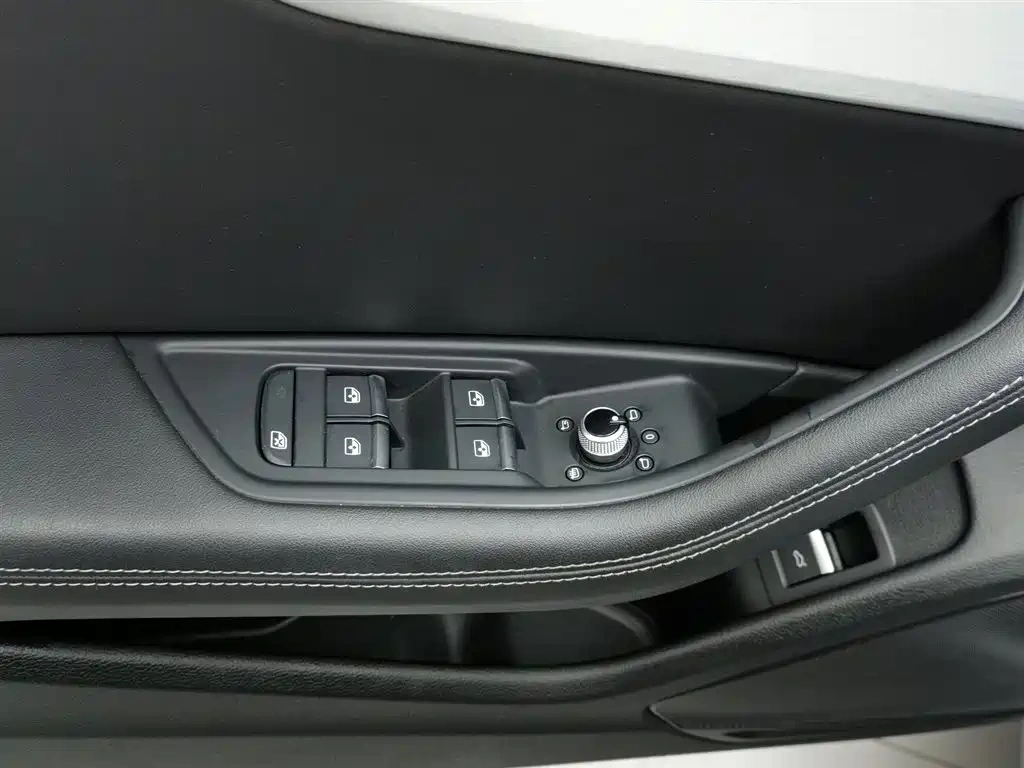 Audi Audi A4L 2022 40 TFSI Luxury Dynamic