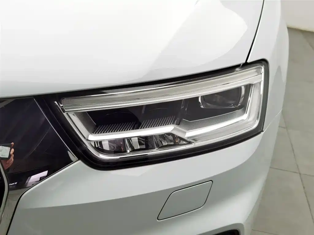 Audi Audi Q3 2018 30 TFSI Fashion Collector's Edition