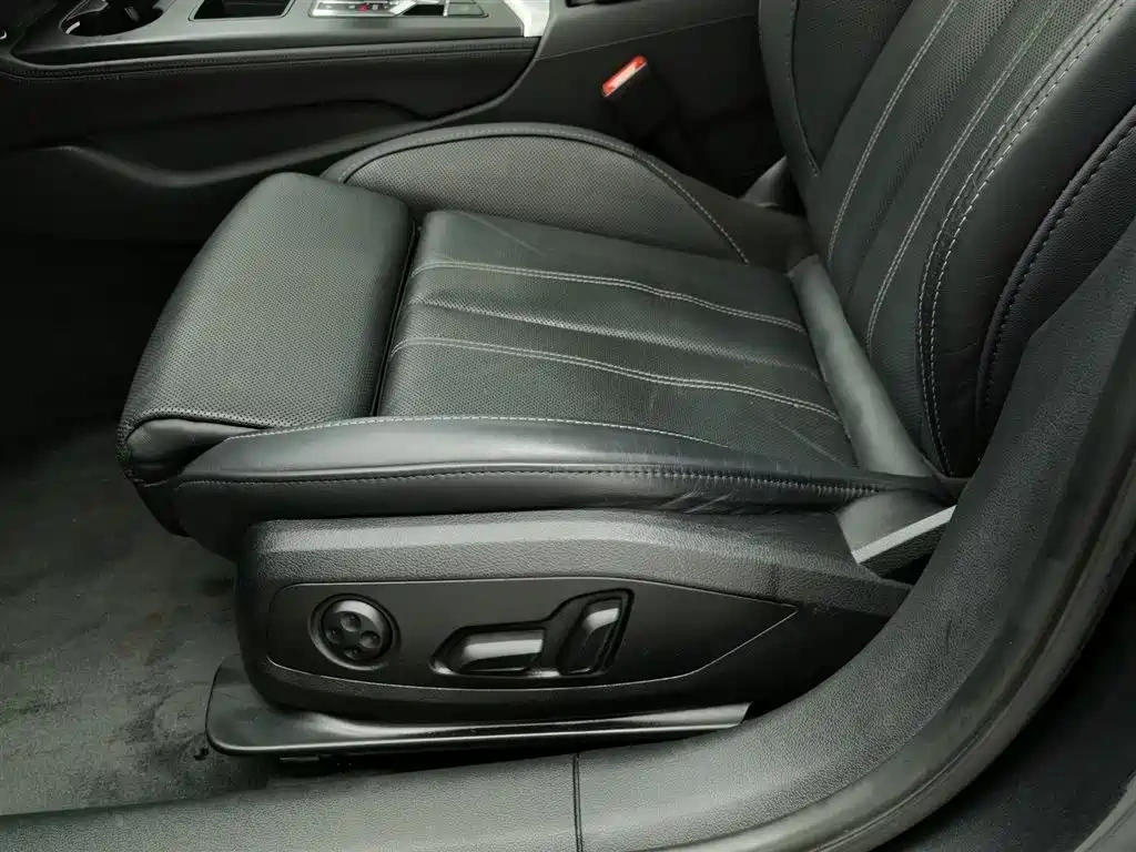 Audi Audi A4L 2022 40 TFSI Luxury Dynamic