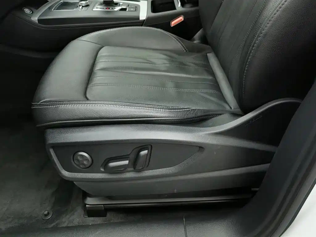 Audi Audi Q5L 2020 Facelift 40 TFSI Honor Fashion
