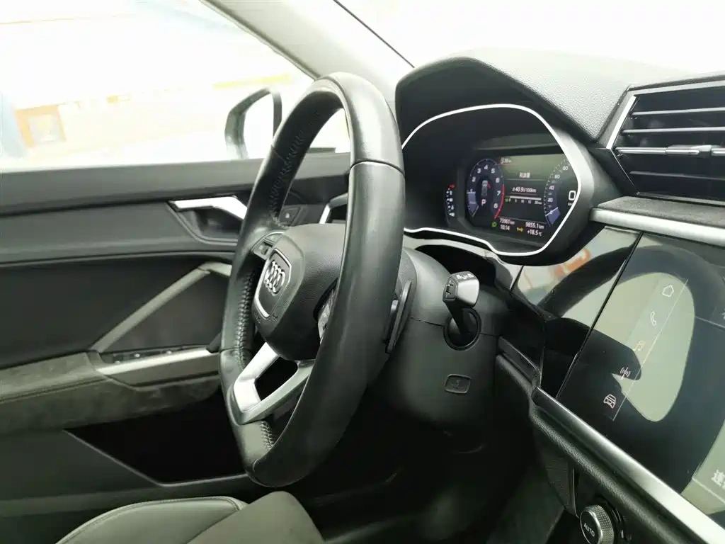 Audi Audi Q3 2019 35 TFSI Fashion Sport