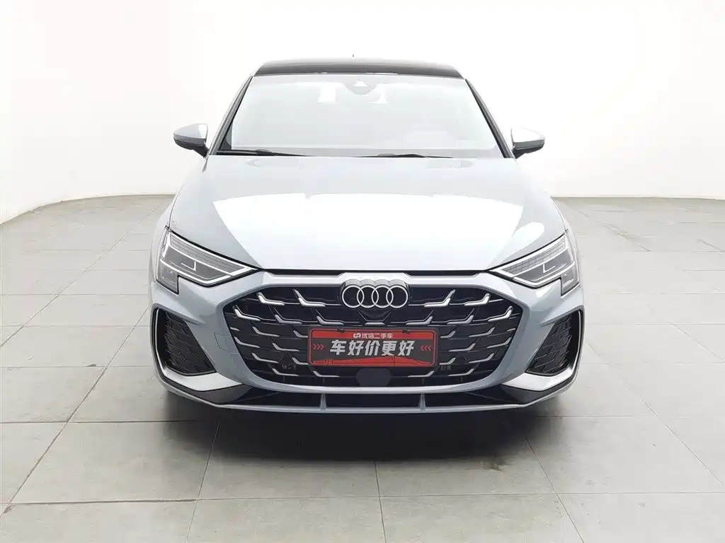 Audi Audi A3 2025 Facelift Sportback 35TFSI Flying Spur Premium + Luxury Selection Package