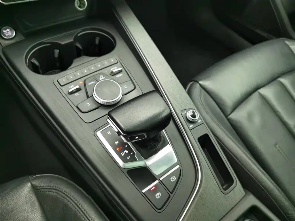 Audi Audi A4L 2017 40 TFSI Style Edition