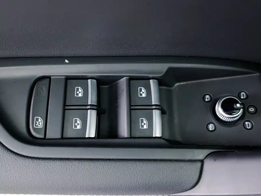 Audi Audi Q5L 2020 Facelift 40 TFSI Honor Fashion