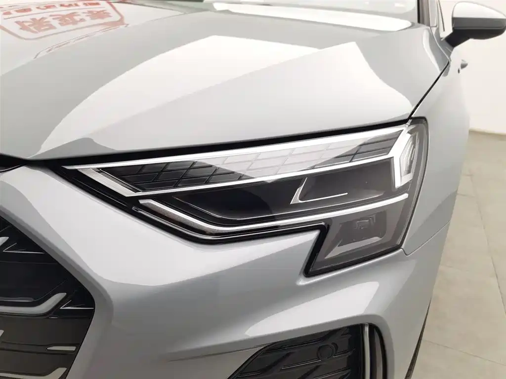Audi Audi A3 2025 Facelift Sportback 35TFSI Flying Spur Premium + Luxury Selection Package