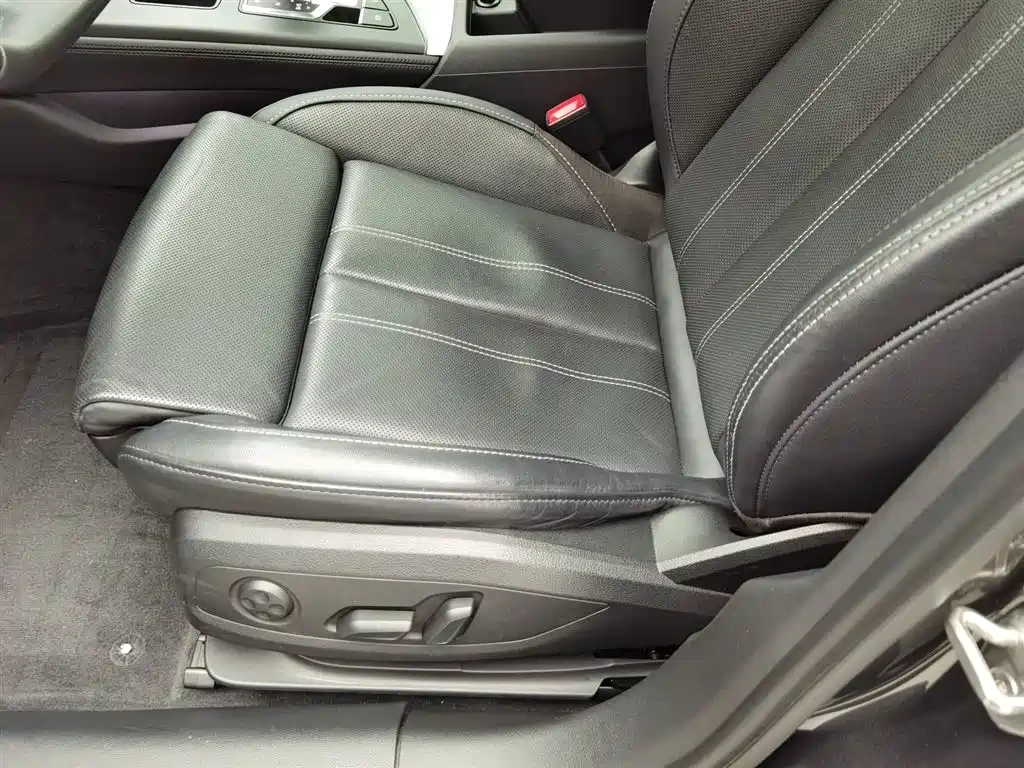 Audi Audi A4L 2022 40 TFSI Luxury Dynamic