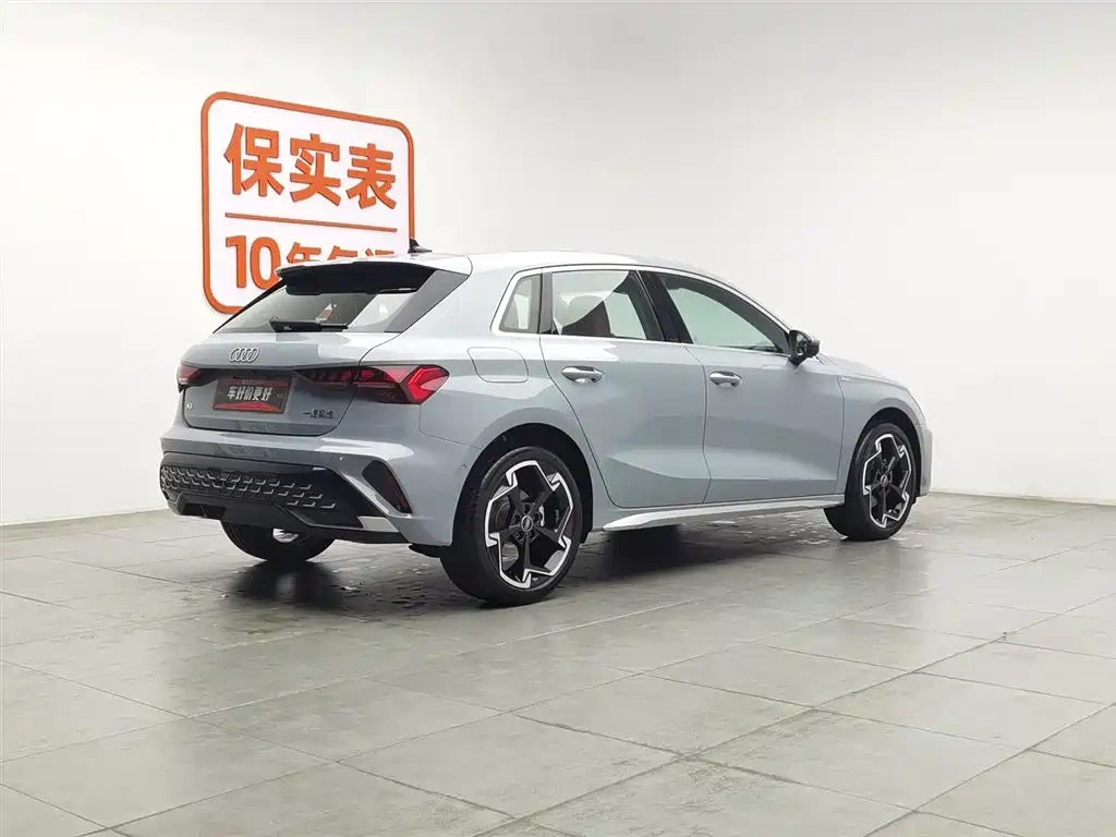 Audi Audi A3 2025 Facelift Sportback 35TFSI Flying Spur Premium + Luxury Selection Package