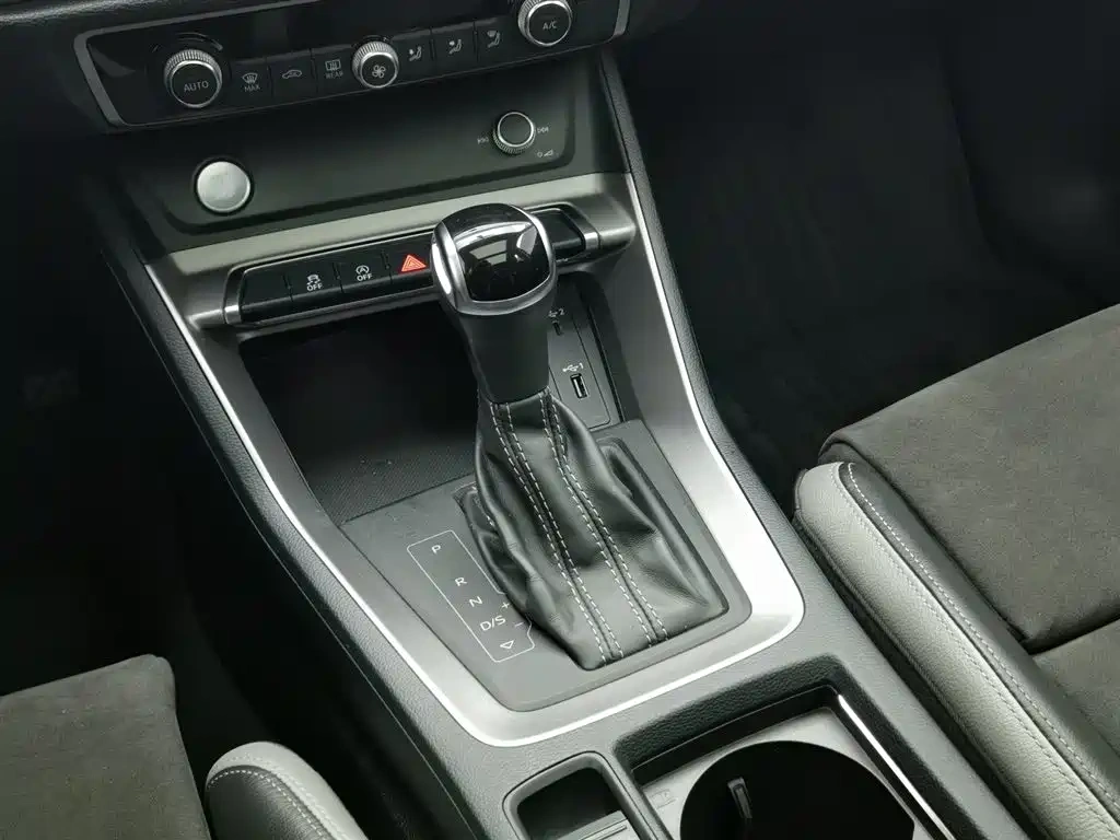 Audi Audi Q3 2019 35 TFSI Fashion Sport