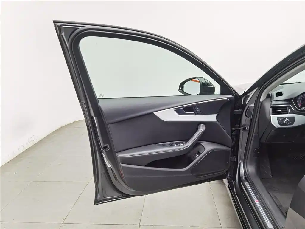 Audi Audi A4L 2022 40 TFSI Luxury Dynamic