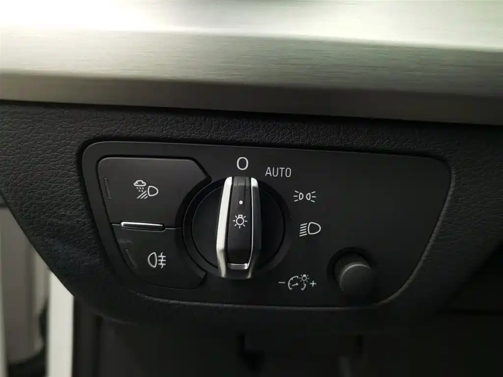 Audi Audi Q5L 2020 Facelift 40 TFSI Honor Fashion