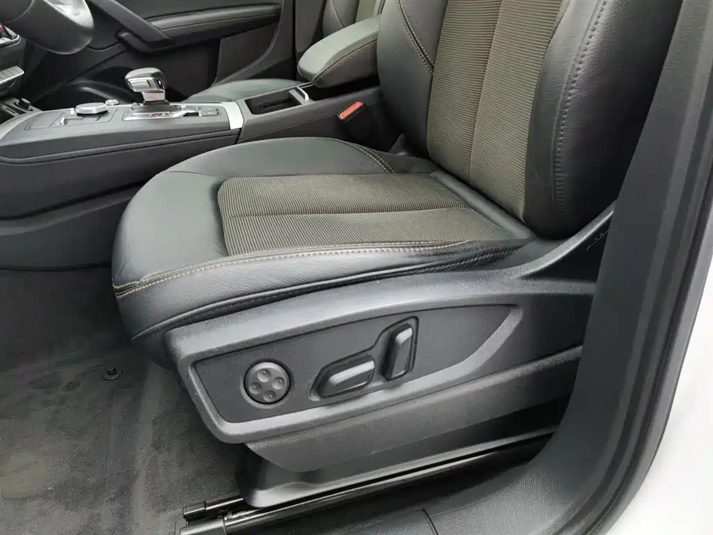 Audi Audi Q5L 2020 Facelift 40 TFSI Honor Progressive