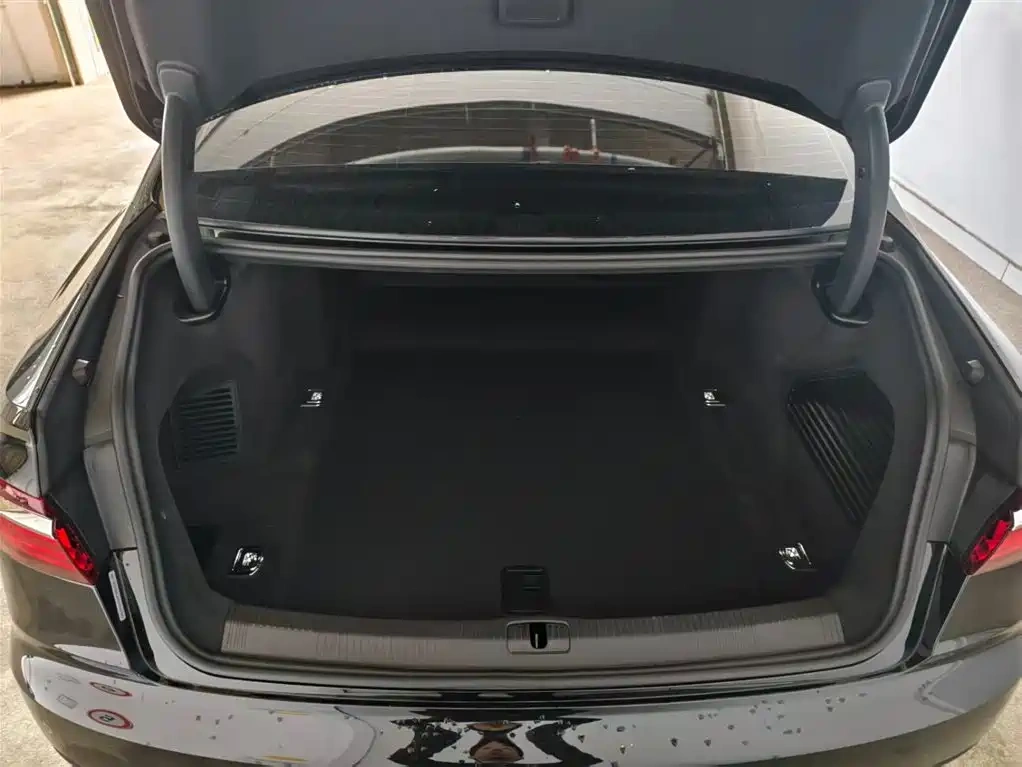Audi Audi A8 2023 A8L 50 TFSI quattro Exclusive