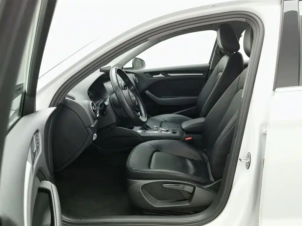 Audi Audi A3 2019 Limousine 35 TFSI Progressive China VI