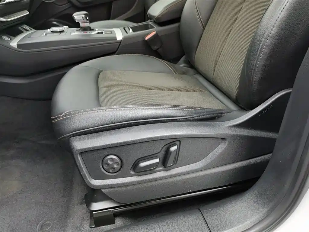 Audi Audi Q5L 2020 Facelift 40 TFSI Honor Progressive