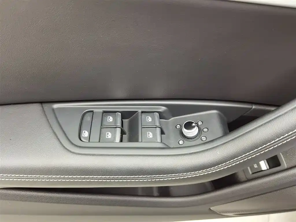 Audi Audi A4L 2022 40 TFSI Luxury Dynamic
