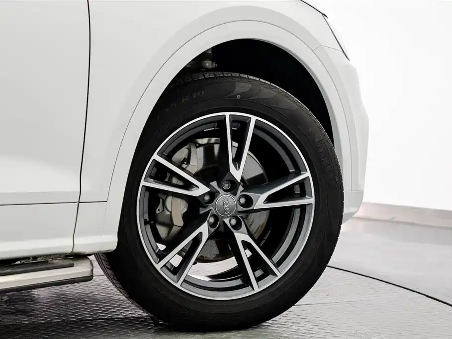 Audi Audi Q5L 2020 Facelift 40 TFSI Honor Fashion