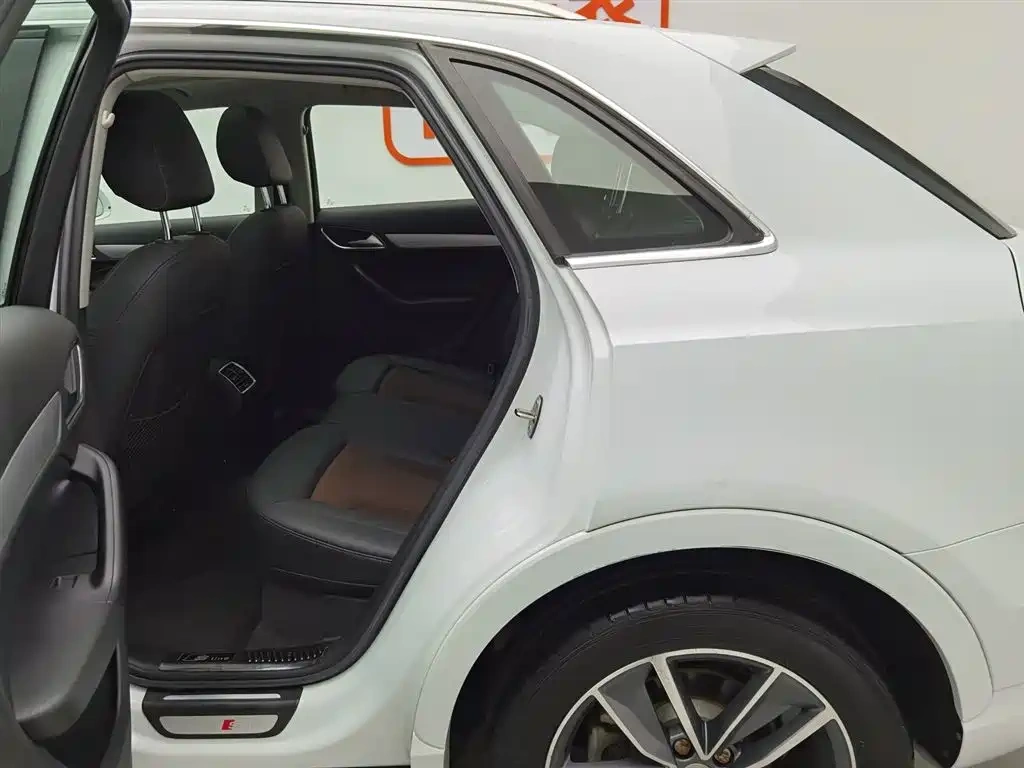 Audi Audi Q3 2018 30 TFSI Fashion Collector's Edition