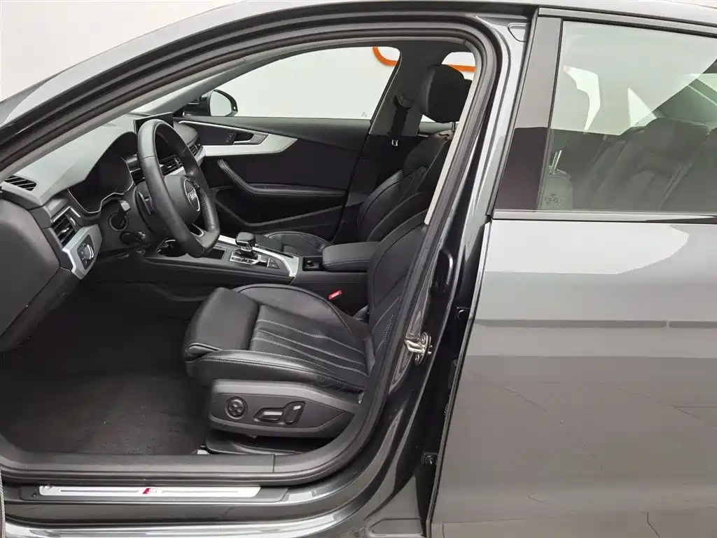 Audi Audi A4L 2022 40 TFSI Luxury Dynamic
