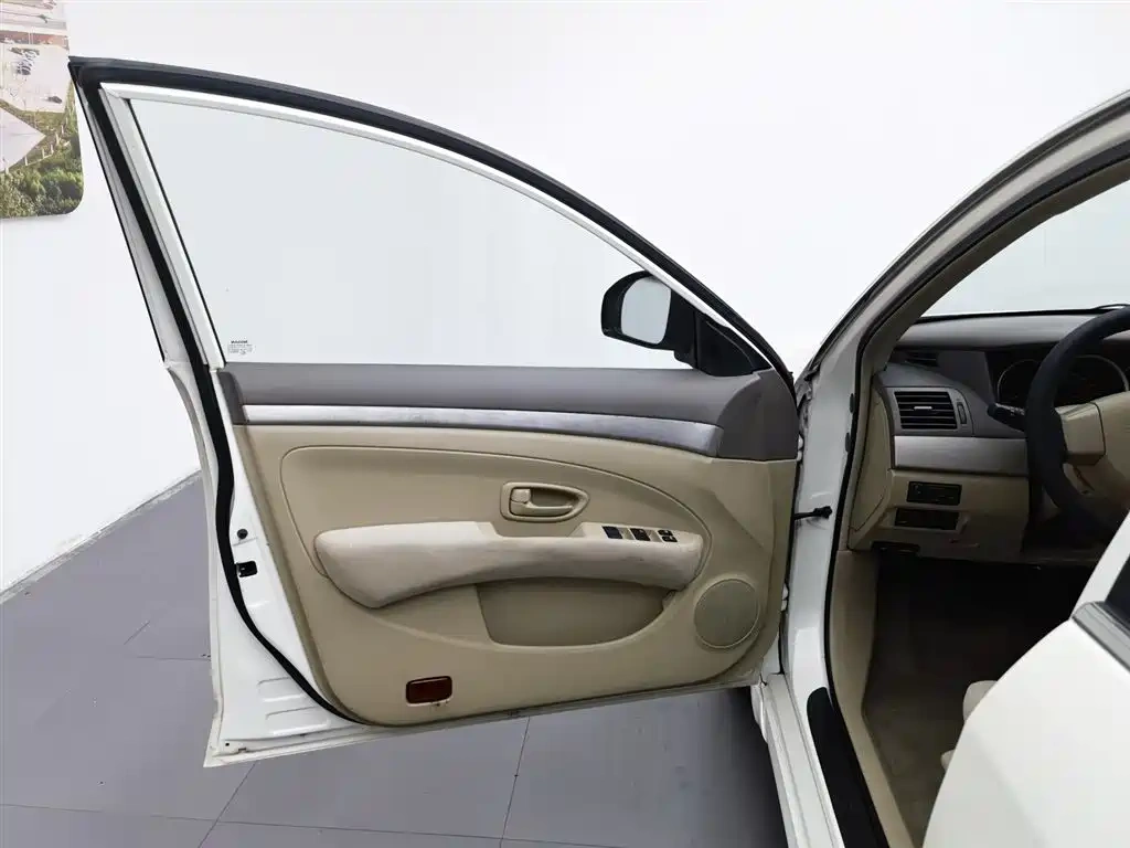 Nissan Sylphy 2012 Classic 1.6XE Manual Comfort Edition