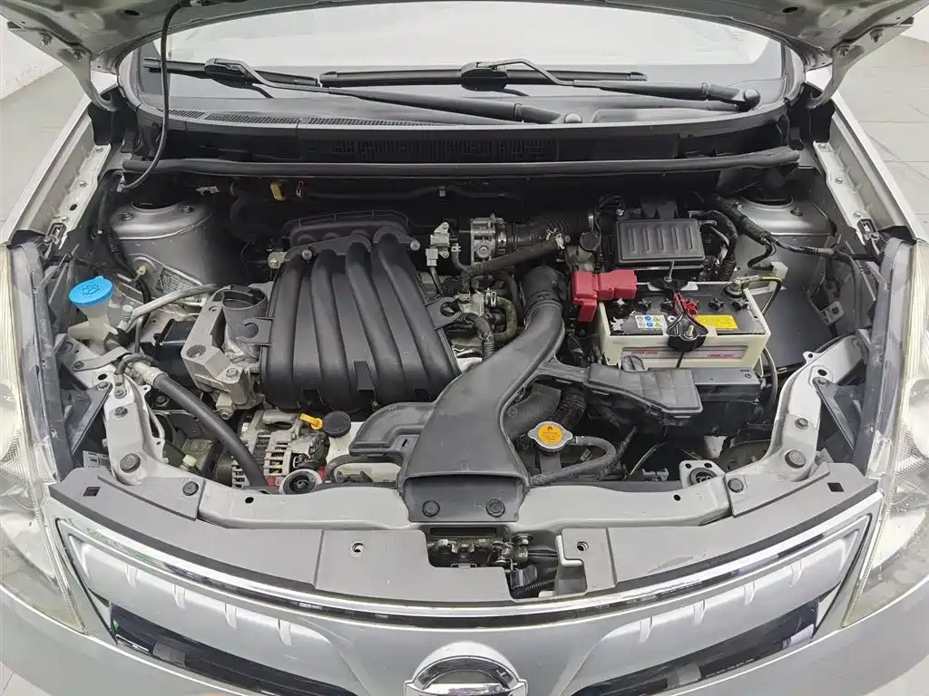Nissan Livina 2010 Model Joy Edition 1.6L Manual All-round Type