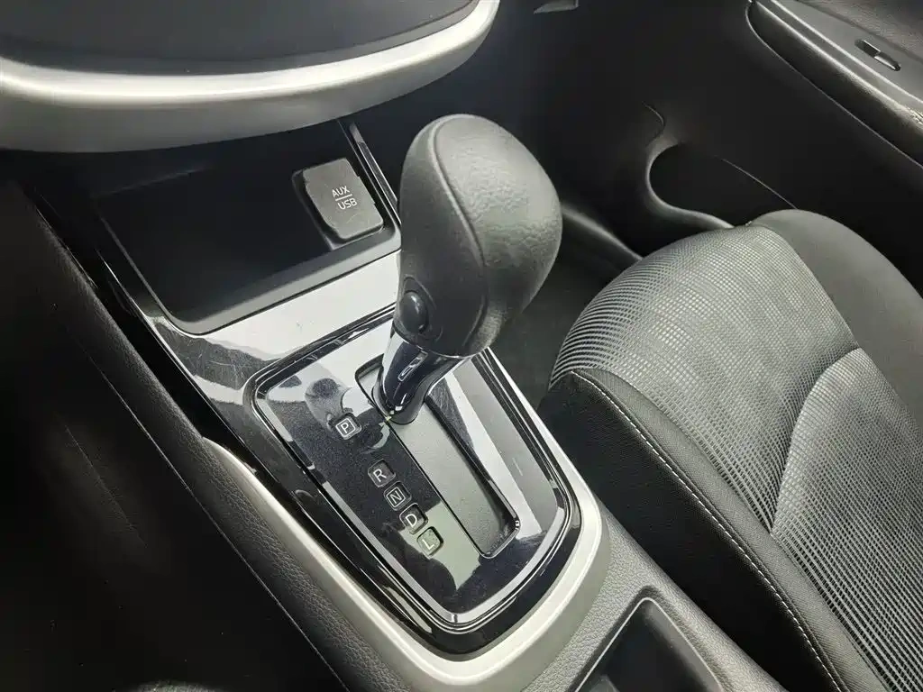 Nissan Tiida 2020 1.6L CVT Cool Edition