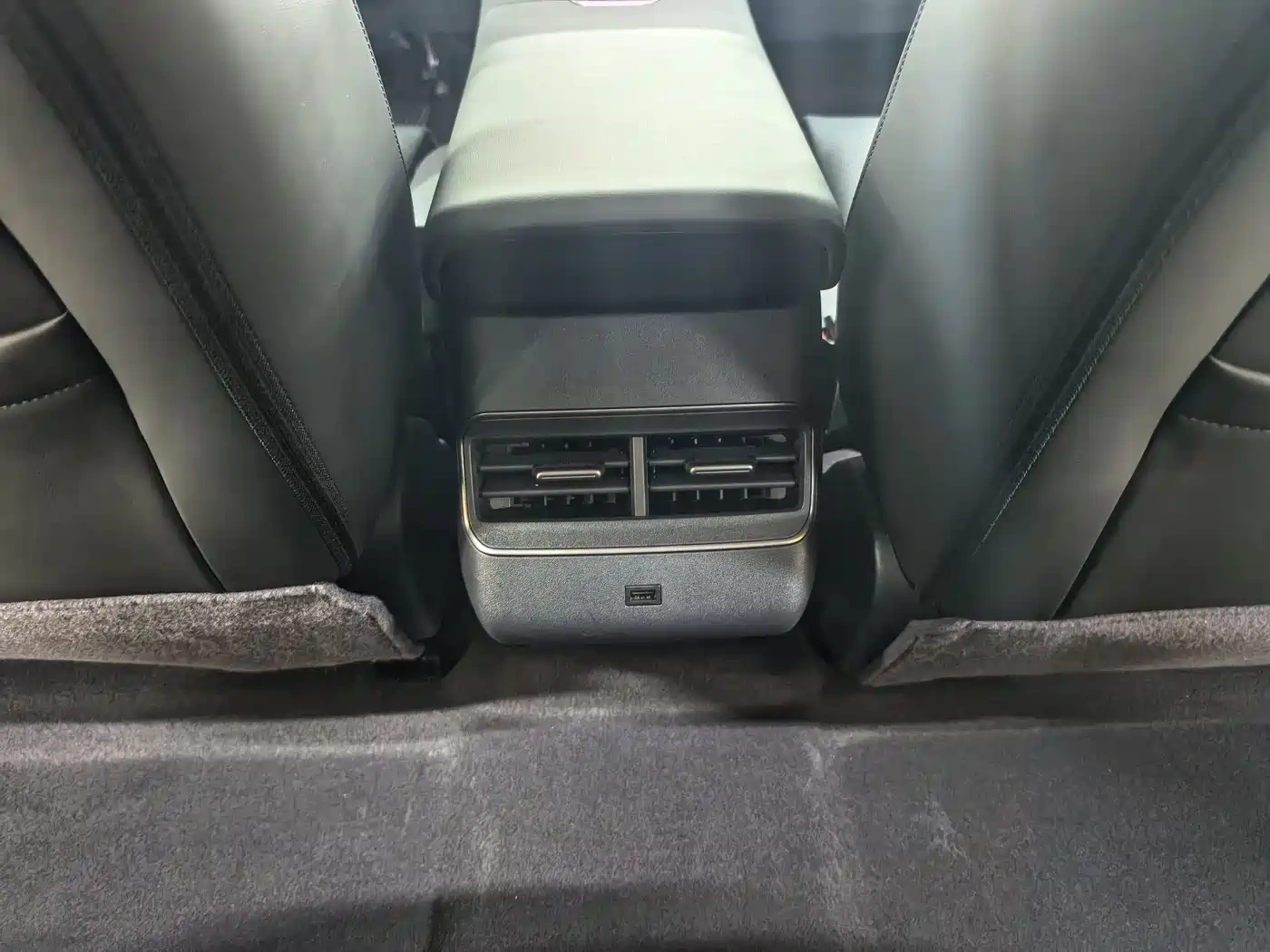 Nissan Nissan N6 2025 Mid Configuration