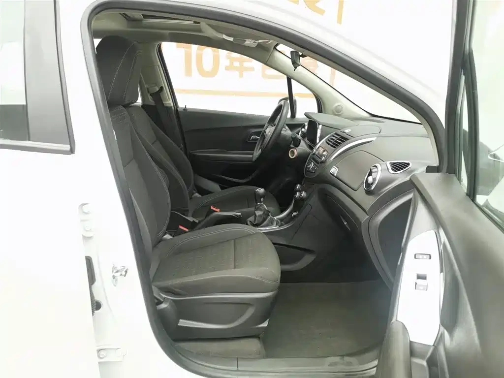 Chevrolet Trax 2016 1.4T Manual 2WD Comfort Sunroof Edition