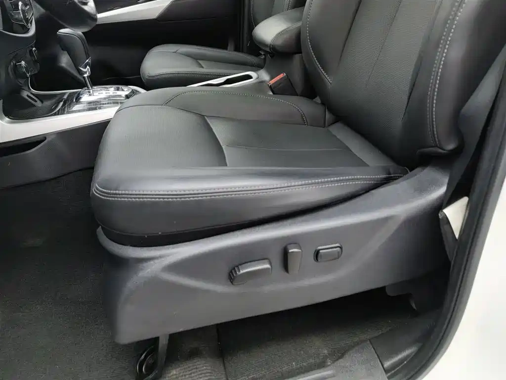 Nissan Terra 2020 2.5L XV 4WD Automatic Flagship Edition