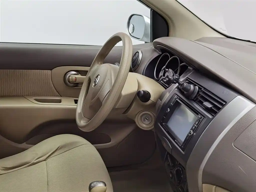 Nissan Livina 2010 Model Joy Edition 1.6L Manual All-round Type