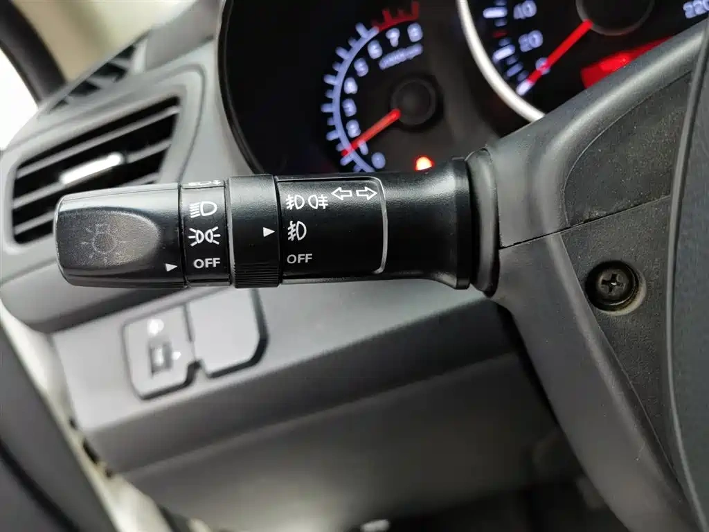 Kia Kia K2 2015 Sedan 1.4L MT GLS