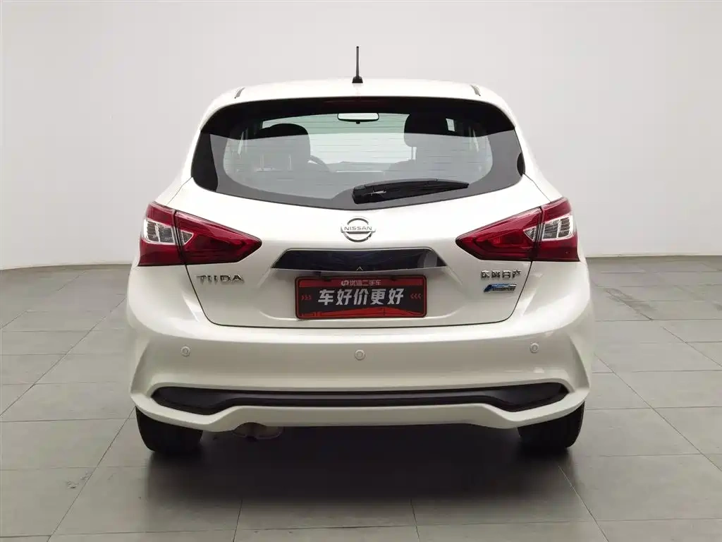 Nissan Tiida 2020 1.6L CVT Cool Edition