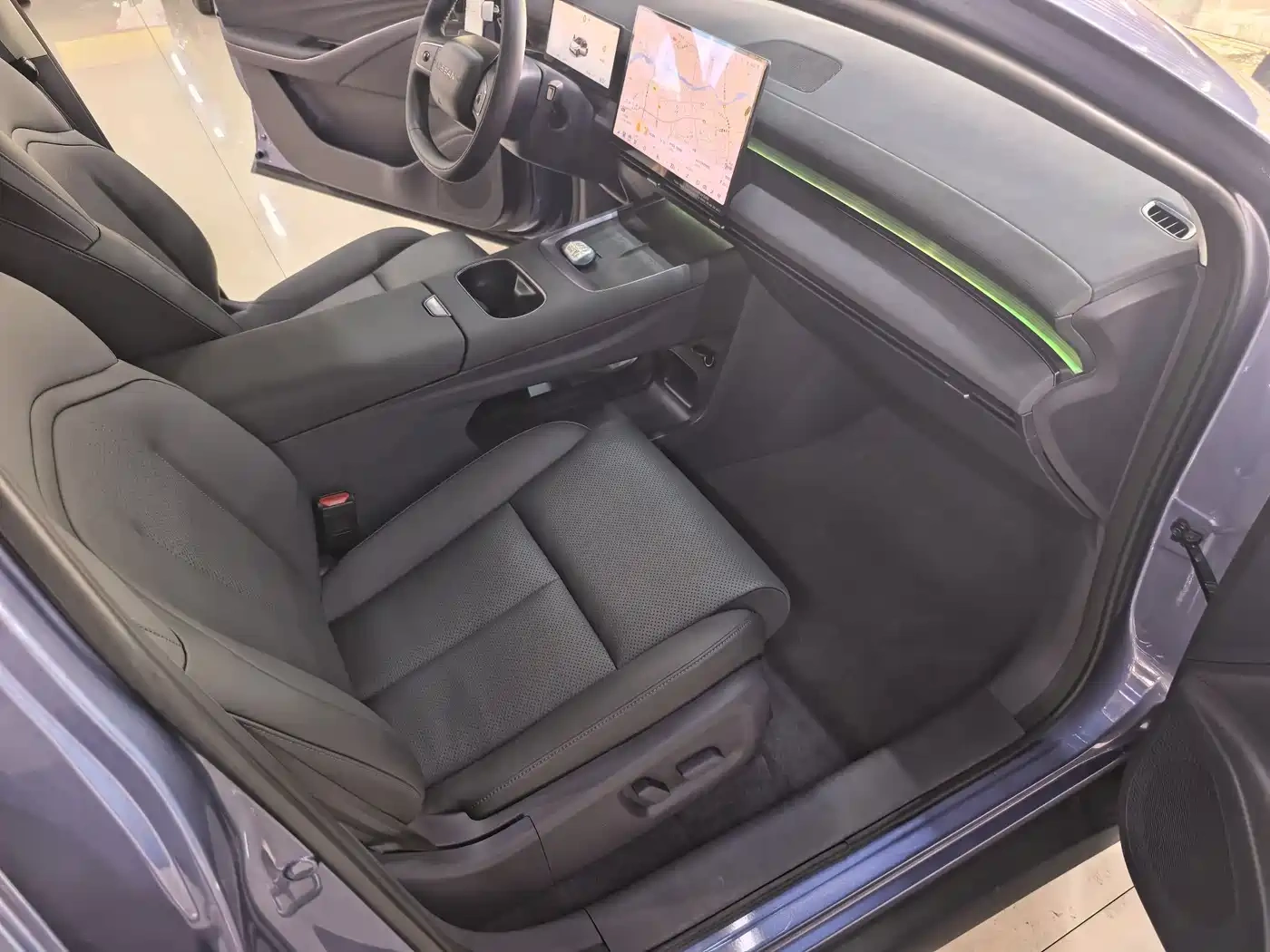Nissan Nissan N6 2025 Mid Configuration