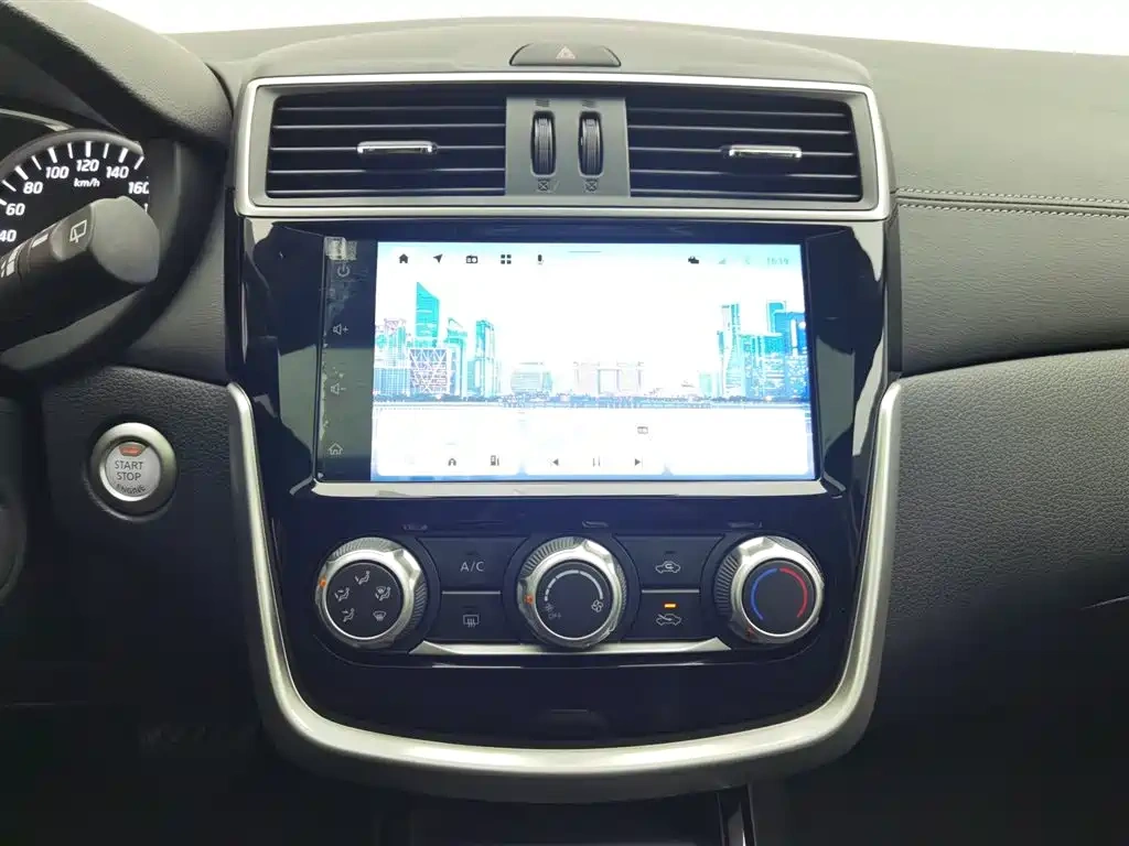 Nissan Tiida 2024 1.6L CVT Smart Drive Edition