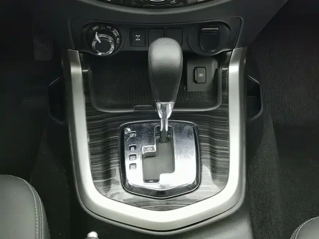 Nissan Terra 2020 2.5L XV 4WD Automatic Flagship Edition