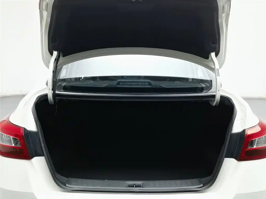 Nissan Sylphy 2024 Classic 1.6XE CVT Comfort Edition
