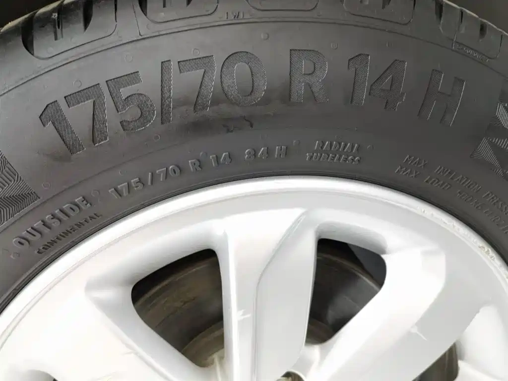 Kia Kia K2 2015 Sedan 1.4L MT GLS