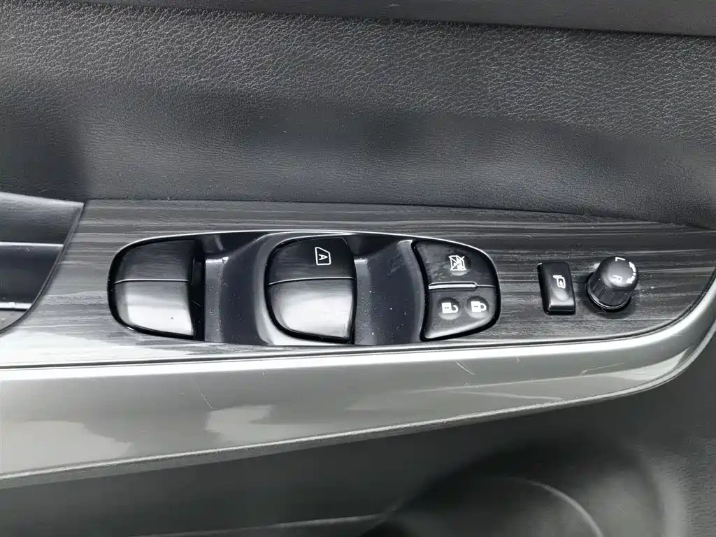 Nissan Terra 2020 2.5L XV 4WD Automatic Flagship Edition