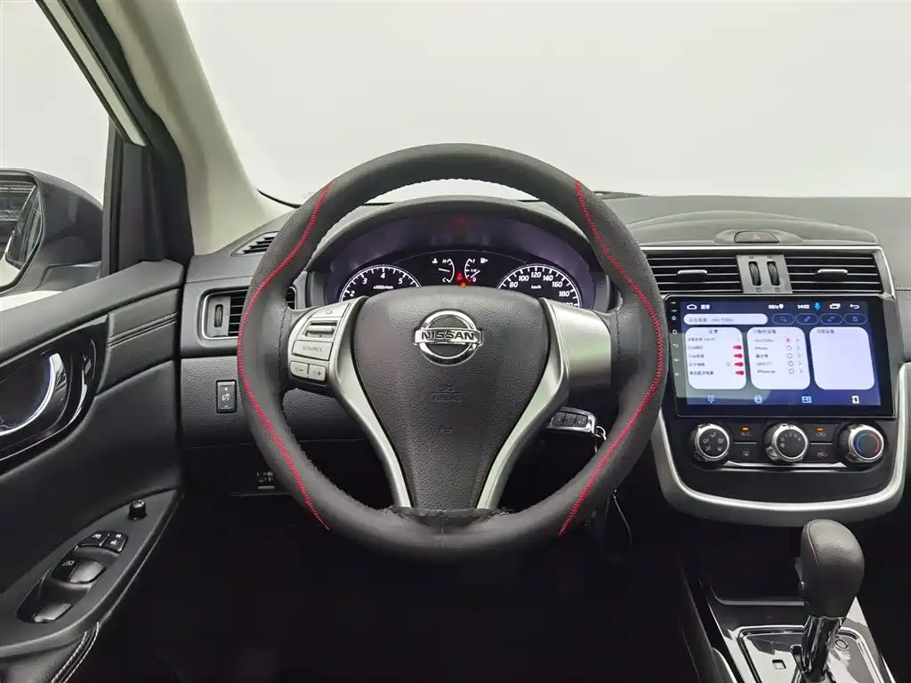 Nissan Tiida 2020 1.6L CVT Cool Edition