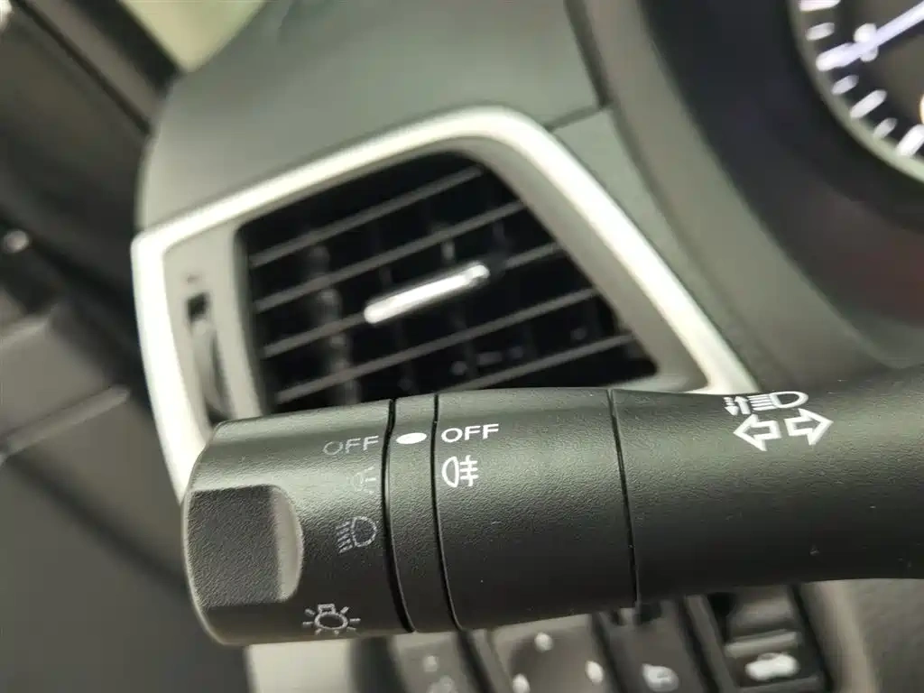 Nissan Sylphy 2022 Classic 1.6XE CVT Comfort Edition