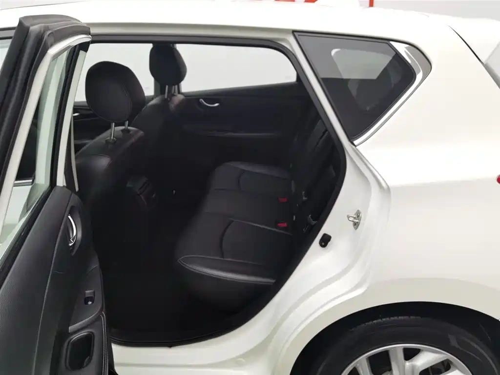 Nissan Tiida 2024 1.6L CVT Smart Drive Edition