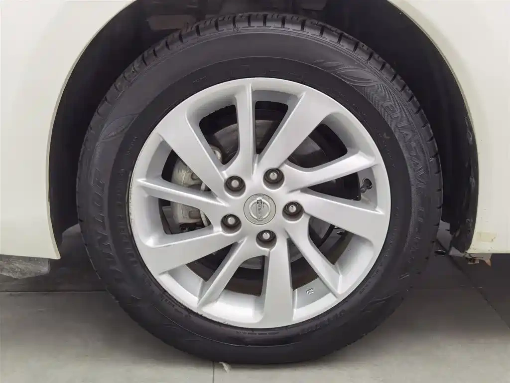 Nissan Tiida 2020 1.6L CVT Cool Edition
