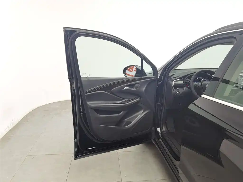 Buick Envision Plus 2021 532T FWD Leading Trim
