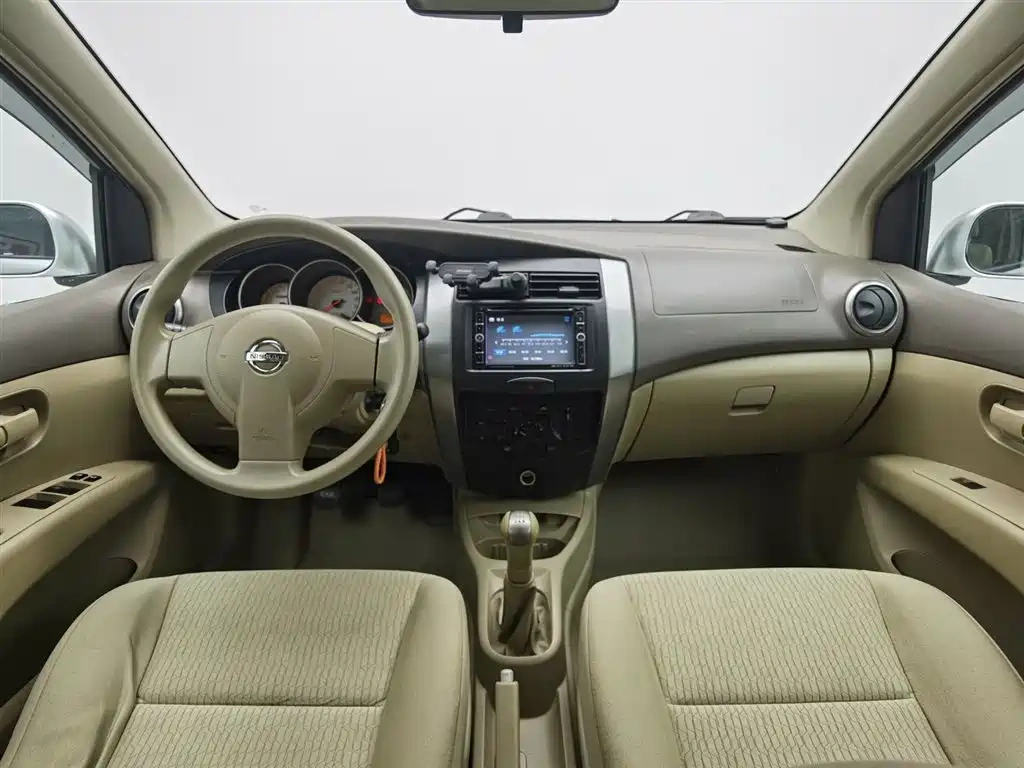 Nissan Livina 2010 Model Joy Edition 1.6L Manual All-round Type