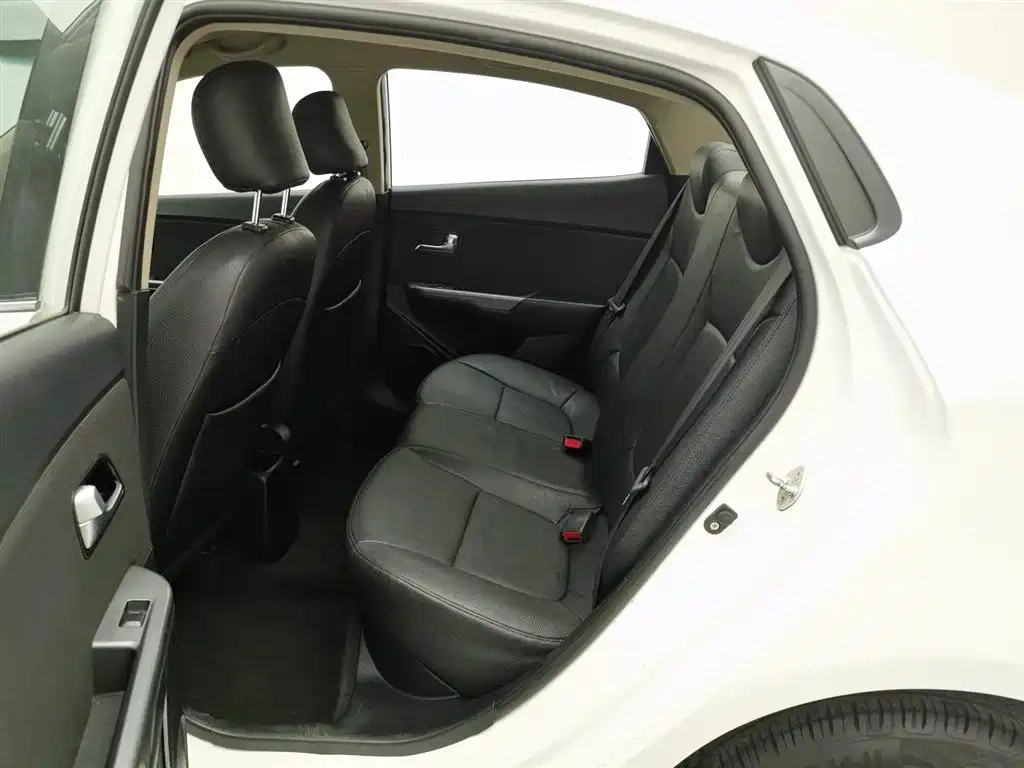 Kia Kia K2 2015 Sedan 1.4L MT GLS