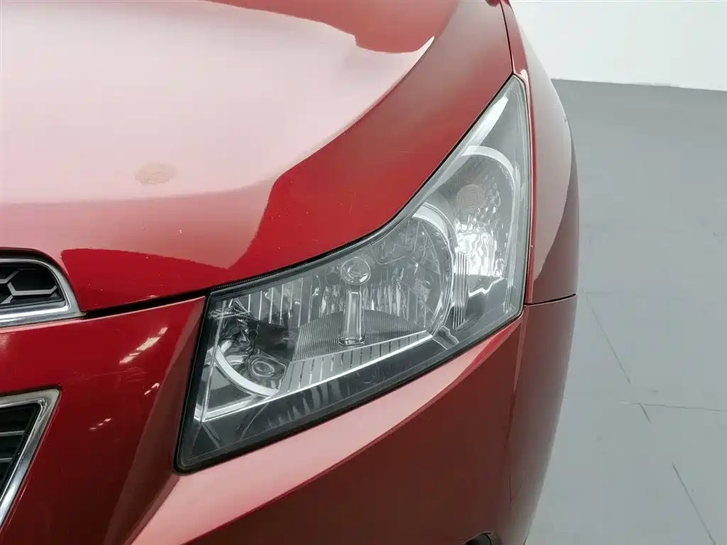 Chevrolet Cruze 2013 1.6L SL Sunroof MT