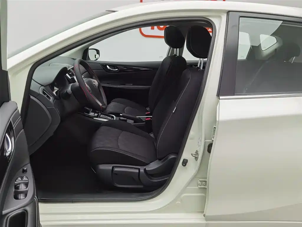 Nissan Tiida 2020 1.6L CVT Cool Edition