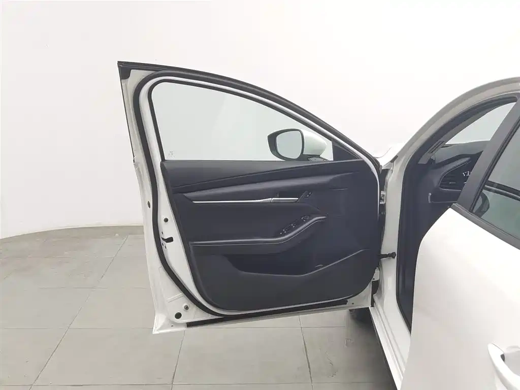 Mazda Mazda3 Axela 2023 2.0L Auto Zhiqing