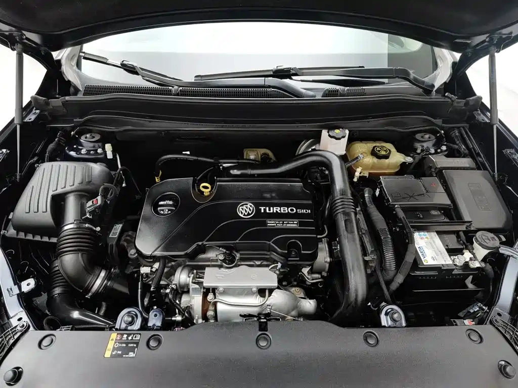 Buick Envision Plus 2020 20T FWD Leading