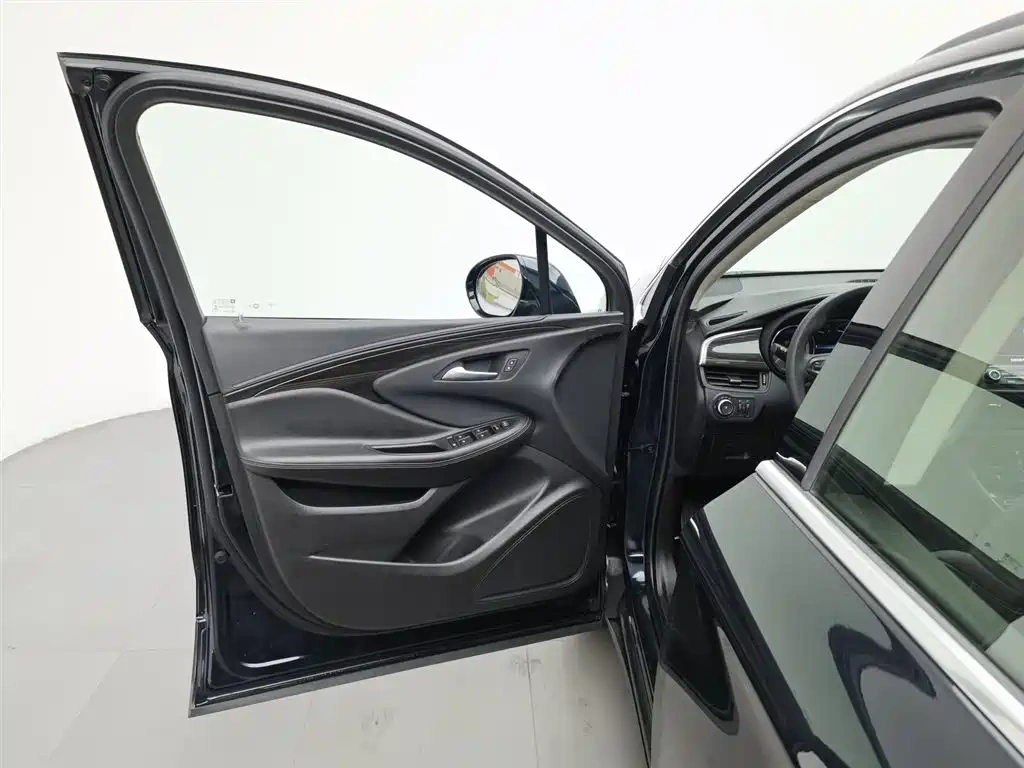 Buick Envision Plus 2020 20T FWD Leading